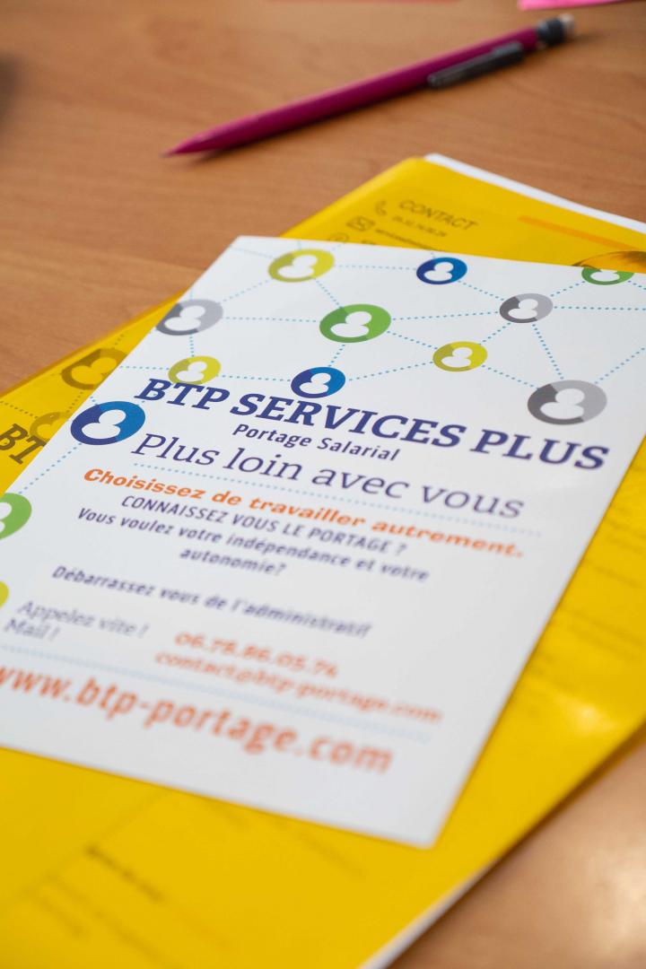 Vous êtes .... | Professionnel du bâtiment, de l'administratif... Nous vous proposons